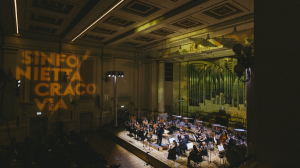 multiscena oświetlenie koncertu